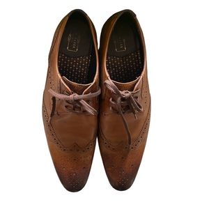 Ted Baker men’s Hann brown leather  wing tip dress shoe. Size 9.